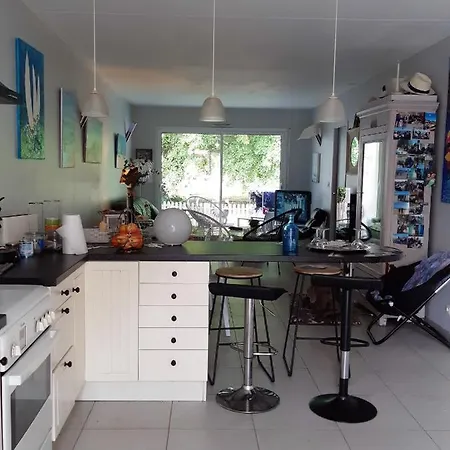 Vakantiehuis Maison De 2 Chambres A A 300 M De La Avec Jardin Clos Et Wifi *
